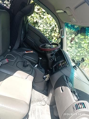 mini v: Hyundai Porter II, бортовой грузовик с тентом. Компактный — 3