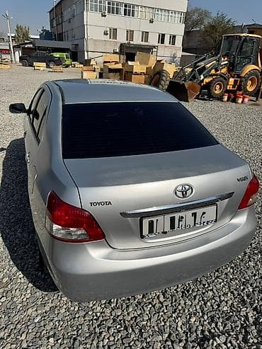 e6 3: Toyota Yaris: 2008 г., 1.3 л, Автомат, Бензин, Седан — 2
