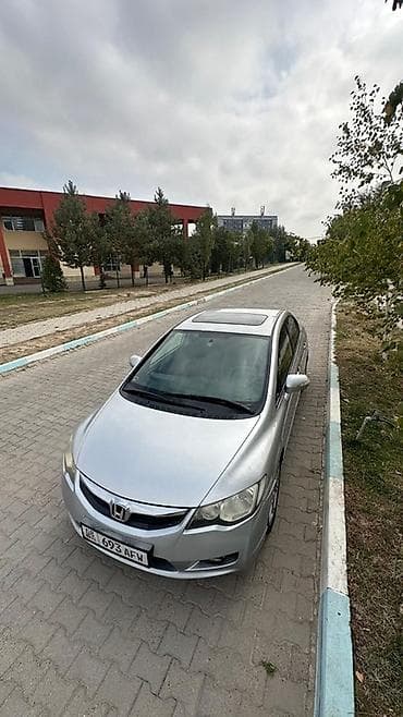Honda Civic: 2009 г., 2 л, Автомат, Бензин, Седан lalafo.kg да Honda Civic: 2009 г., 2 л, Автомат, Бензин, Седан