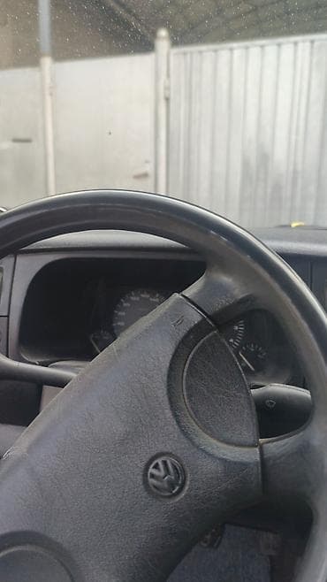 Volkswagen Golf: 1992 г., 1.8 л, Механика, Бензин, Хэтчбэк — 4