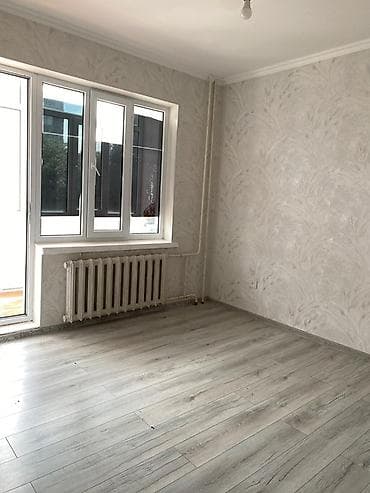 квартииу: 🏠 Сдаётся отдельная комната с балконом | 10 микрорайон 📍 Район: 10 — 4