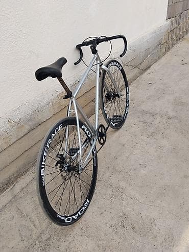 bmw e36 coupe: Велосипед в стиле fixed gear / single speed с лаконичной серебристой — 2
