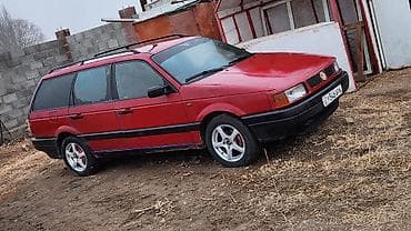 belarus mtz 82 1: Volkswagen Passat Variant: 1988 г., Универсал — 1
