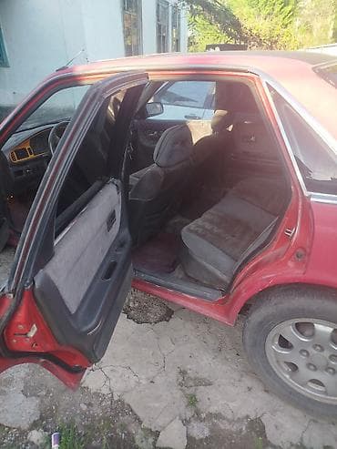 go park: Mazda 626: 1988 г., 2 л, Ручные, Бензин, Седан — 8