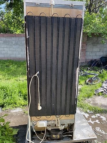 Техника и электроника: Двухкамерный холодильник с нижней морозильной камерой Основные — 3