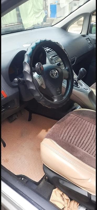 камри 2007: Toyota Auris: 2008 г., 1.6 л, Автомат, Бензин, Хэтчбэк — 3