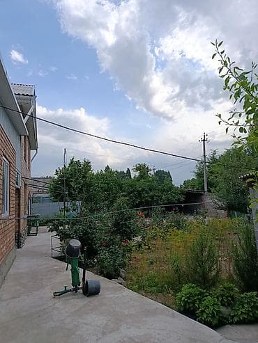 kg house: Продаётся кирпичный дом с ухоженным зелёным участком. отдельно большая — 5