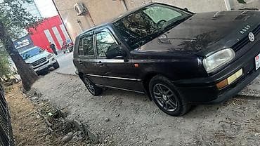Volkswagen Golf: 1994 г., 1.8 л, Механика, Бензин, Хэтчбэк
