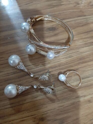 Продаётся бижутерия