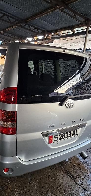 Toyota: Toyota Noah: 2003 г., Автомат, Бензин, Минивэн — 3