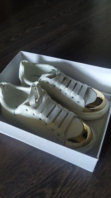 Women's Sneakers and athletic shoes: Женская осенняя обувь 850 сом . размер 38 — 1