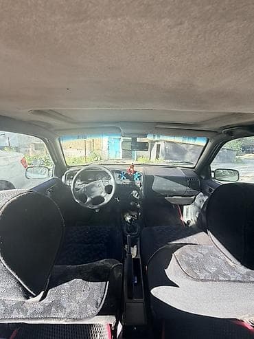 Volkswagen: Volkswagen Passat: 1990 г., Седан — 7