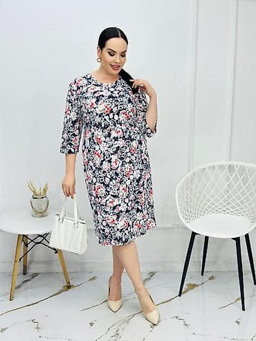 вечерня платя: Платье женское с цветочным узором, длина до колена. Классический — 5