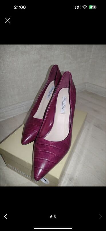 Спецодежда: 1. Туфли Надеты 1 раз на мероприятие. высота каблука 8 см. Бренд — 10