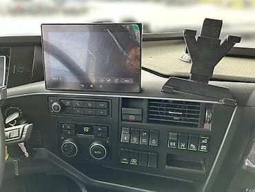 Унаа: Сүйрөгүч, Volvo, 2023 г. — 10