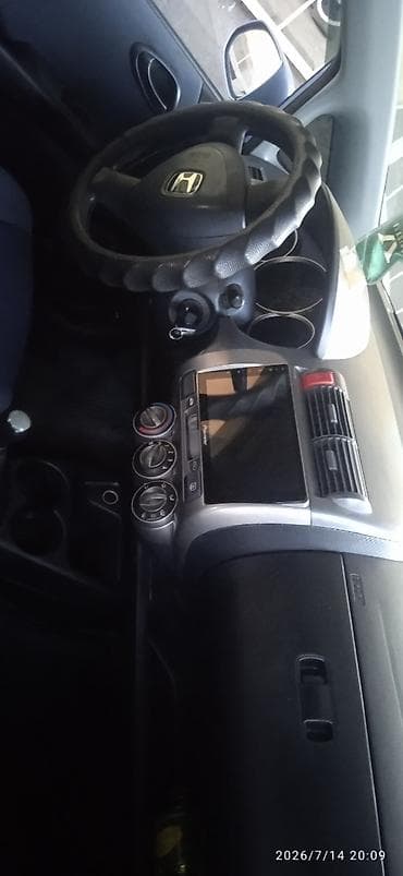 авто лизинг фит: Honda Fit: 2003 г., 1.5 л, Механика, Бензин, Хэтчбэк — 8