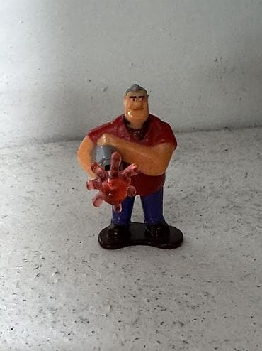Игрушки: Фигурки Kinder Surprise (оригинал) Продаются 3 оригинальные фигурки — 4