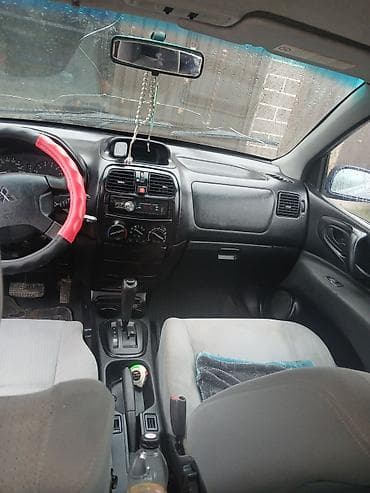 e60 m5: Mitsubishi Space Star: 2003 г., Универсал — 5