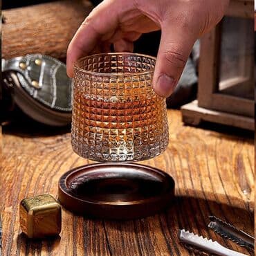 купить стаканы для кофе оптом: Танцующие «Пьяные бокалы» • Деревянная подставка -2 шт (темно — 2