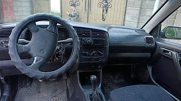 w124 e500: Volkswagen Vento: 1997 г., Механика, Седан — 10