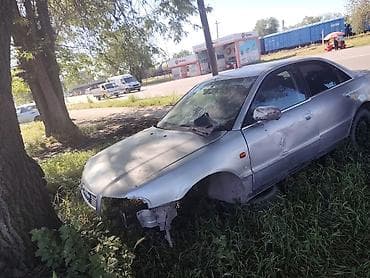 Audi A4: 1997 г., 1.8 л, Автомат, Бензин, Седан