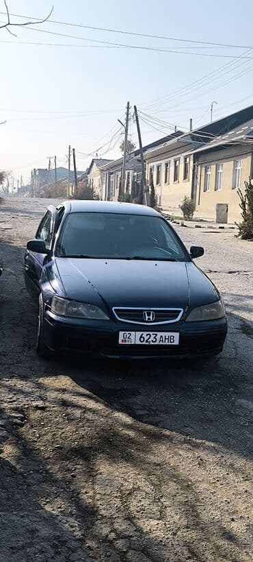 экономичные авто: Honda Accord: 2002 г., 2 л, Механика, Газ, Седан — 1