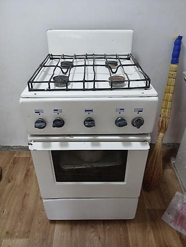 Техника и электроника: Газовая плита с духовкой, классический белый корпус. - 4 газовые — 3