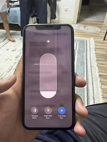 pixel 4a: Apple iPhone Pro в тёмно-зелёном цвете. Смартфон с большим — 6