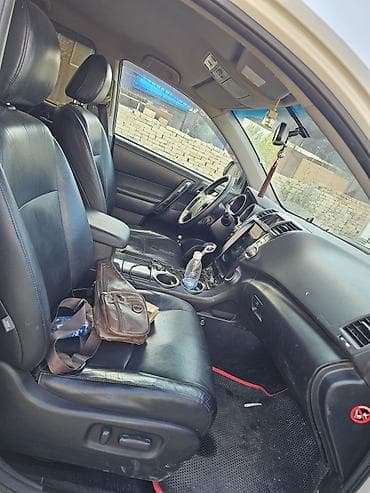 араба ош: Toyota Highlander: 2011 г., 3.5 л, Автомат, Бензин, Кроссовер — 4