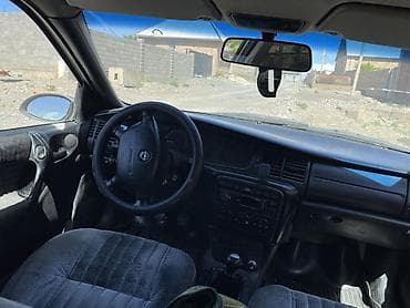 буд е 2: Opel Vectra: 1996 г., 2 л, Механика, Бензин, Хэтчбэк — 2