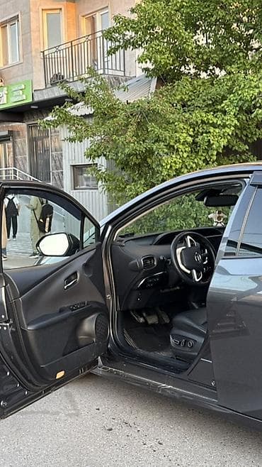 Транспорт: Toyota Prius: 2017 г., 1.8 л, Вариатор, Гибрид, Хетчбек — 8