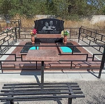 обувь кросовки: Изготовление памятников, Изготовление оградок, Изготовление крестов | Гранит, Металл, Мрамор | Оформление, Установка — 5