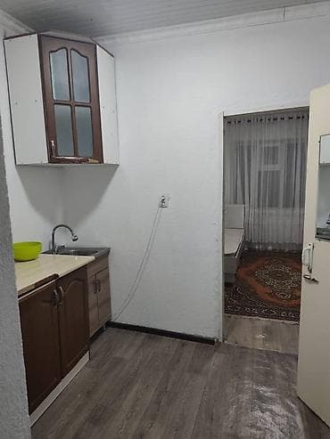 жер ак орго: 1 бөлмө, Менчик ээси, Чогуу жашоосу жок, Толугу менен эмереги бар, Жарым -жартылай эмереги бар — 4