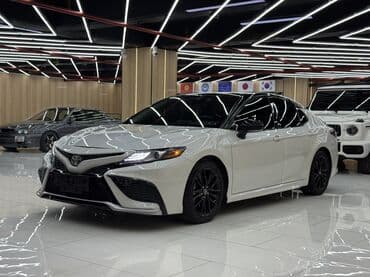 Toyota Camry: 2022 г., 2.5 л, Автомат, Гибрид, Седан