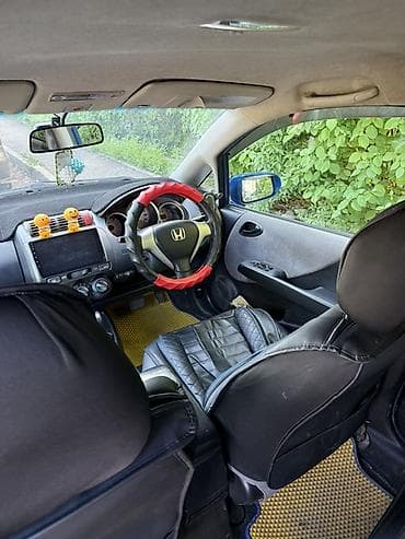 Унаа сатуу: Honda Fit: 2005 г., 1.3 л, Вариатор, Бензин, Хетчбек — 2