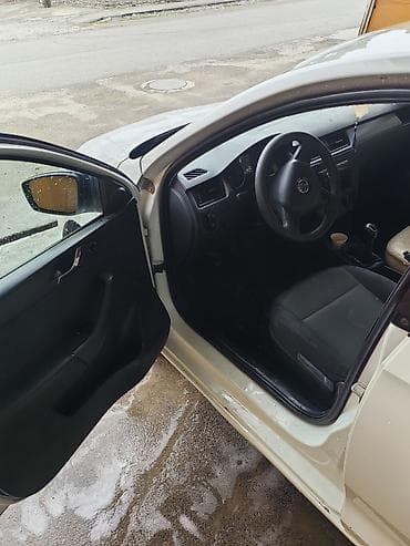 шкода октавия: Skoda Rapid: 2016 г., 1.6 л, Ручные, Бензин, Седан — 5