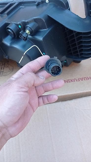 пленку: Комплект передних фар Renault 2012 г., Аналог, Китай — 5