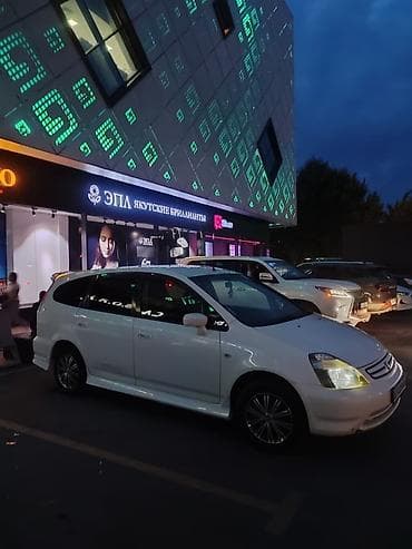 Honda Stream: 2002 г., 2 л, Автомат, Бензин, Минивэн — 4