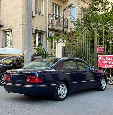 Продажа авто: Mercedes-Benz E-Class: 1999 г., 2.4 л, Автомат, Бензин, Седан — 4