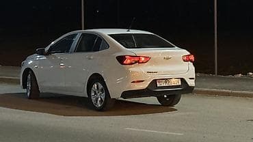 авто опел: Chevrolet Onix: 2020 г., 1.2 л, Автомат, Бензин, Седан — 4