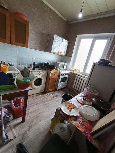 Бөлмөлөр: Space available for 2 girls near KGMA rent is 9000, no deposit, no — 4