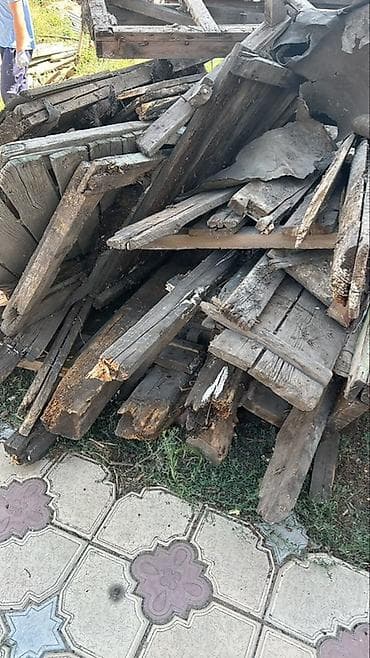 Отдам даром!!! Старые деревянные доски Самовывоз at lalafo.kg Отдам даром!!! Старые деревянные доски Самовывоз
