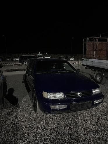 Volkswagen Passat: 1994 г., 1.8 л, Автомат, Бензин, Седан