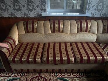 Угловой диван, C подушками