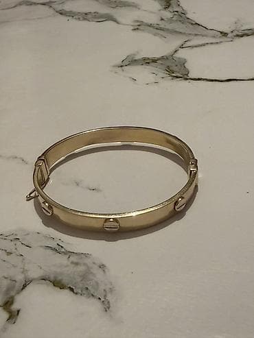 мужской золотой браслет: Браслет Картиэр 
Жёлтый золото 585
За грамм 8400сом
Срочно продам — 2