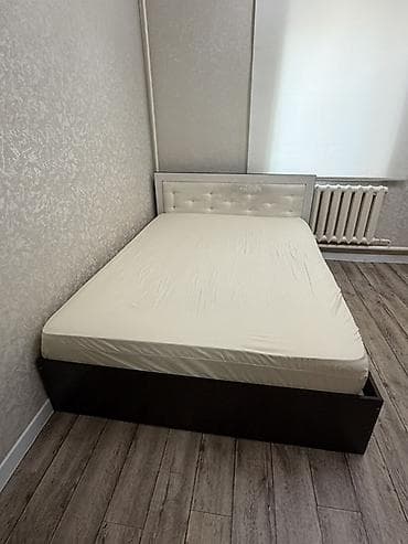 Двуспальная кровать, С мягким изголовьем, длина - 200 см