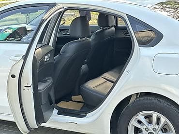 автомаи: Kia K3: 2018 г., 1.6 л, Автомат, Бензин, Седан — 4