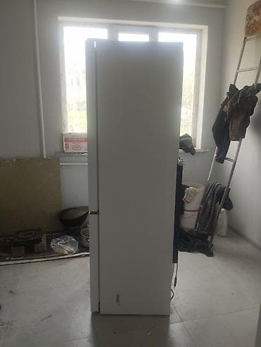 mini refrigerator: Холодильник Indesit, Б/у, Двухкамерный, De frost (капельный), 60 * 1 * — 1