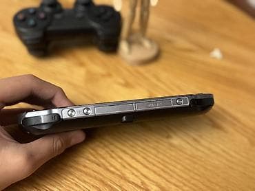 куплю старые книги: Ps vita ⛔️Минусы Есть только царапины ✅Плюсы 1.хорошо держит — 6