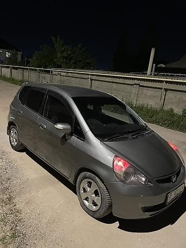 Honda Fit: 2004 г., 1.3 л, Автомат, Бензин, Хэтчбэк
